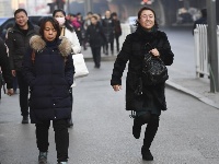 节后首日上班族众生相：疲惫与不开心