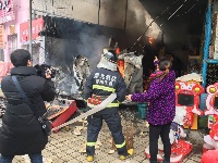 今天上午，神农公园内游乐场发生火灾