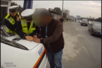 陪客喝酒到深夜  早起赶路醉驾被查