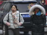 节后首日上班族众生相：疲惫与不开心