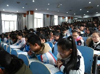 天才美少女尤东梅回母校开讲啦！