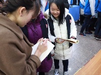 天才美少女尤东梅回母校开讲啦！