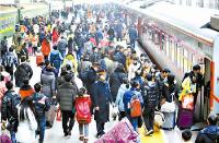 铁路出行热度不减 武铁今日加开93趟临客