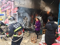 今天上午，神农公园内游乐场发生火灾