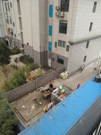 碧桂园云山竹语外垃圾堆成山？城管这么回答！