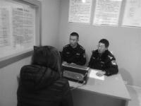 卖场负责人强令员工撕人民币 警方对其罚款1000元