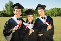 武汉本科生年薪5.7万，本硕博平均薪资仅低于北上广深