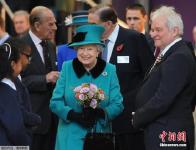 英女王低调庆祝91岁生日，伦敦塔桥鸣放礼炮致意