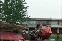 雨天路滑 随县两货车相撞