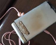 公交车上女子小米手机突然冒烟自燃，吓坏一车乘客