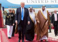 这件事奥巴马用了8年，特朗普只花了1天