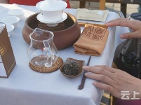 有试过在这么美丽的花海里品茶吗？