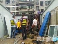 违建拆后当事人连夜再次抢建，城管：你尽管建，我接着拆