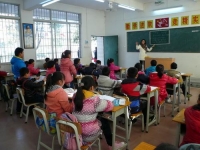 教育部：小学初中教师平均工资不低于公务员