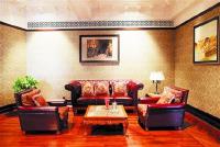 起底江城富豪：有的穿休闲服背双肩包，有的骑共享单车