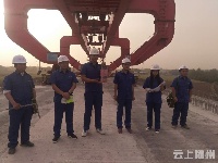 我市各界群众代表传递丁酉年炎帝圣火