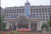 恒大集团邀随州媒体赴武汉参观体验