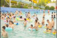 高温天 水上娱乐受热捧
