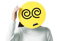 “低血糖”不能一味喝糖水，出现神志不清勿盲目喂食