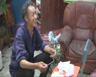 七旬老人存单被盗 误解银行记者来帮忙