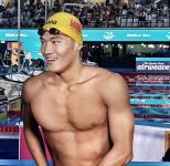 徐嘉余世锦赛100米仰泳夺冠，成中国男子仰泳首位世界冠军