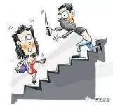 女子深夜遭抢，碎布片锁定嫌犯