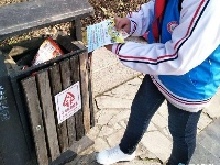 聚奎门学校开展“关爱他人，关爱社会，关爱自然”主题学雷锋活动