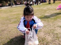 聚奎门学校开展“关爱他人，关爱社会，关爱自然”主题学雷锋活动