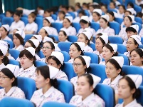 随州市中心医院举办读书分享会暨脱帽仪式