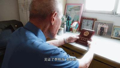 “我特别怀念我的战友们！我们一个连队坚守阵地，就剩下8个人……”