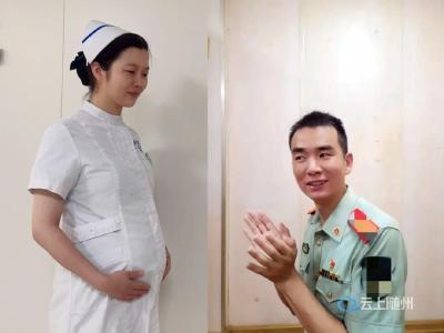 跨越时空的相聚，来自军嫂护士的八一祝福！