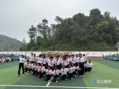 小林镇第一中学举行队列广播操竞赛