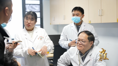 V视| 《随州中医》八旬老人笔墨寄情谢良医