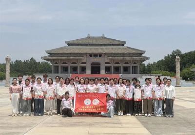 随州职业技术学院“神农青穗”红石榴志愿服务队赴炎帝故里景区和随州博物馆开展实践研学活动