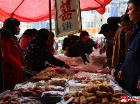 过年了!春节临近热闹的广水街头