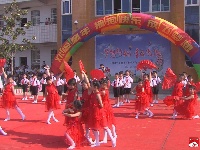 市八一学校庆“六一”