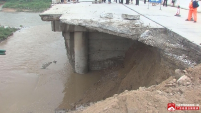 强降雨导致省道出现塌方 我市紧急除险抢修恢复通车