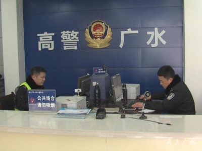 高速交警提醒：大风天气降低车速 安全才能回家