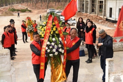 市妇女联合会等部门组织开展“缅怀革命先烈伟绩 弘扬爱国主义精神 提升志愿服务品质”清明凭吊活动