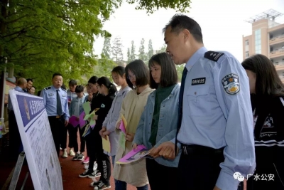 反恐宣传，让育才师生长见识了！