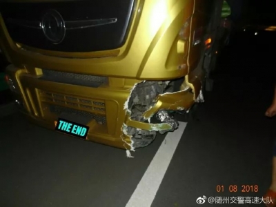 事发麻竹高速 深夜大货车撞上护栏，又是疲劳驾驶惹的祸！