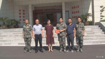 王桂兰等领导到驻广部队慰问子弟兵