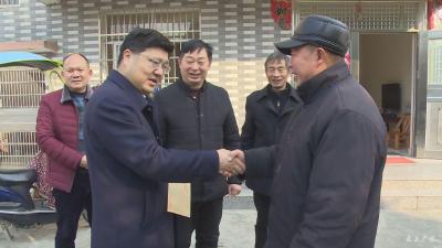 黄继军走访慰问困难群众、困难党员、困难职工