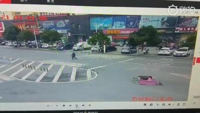 都是摩托车棚惹的祸