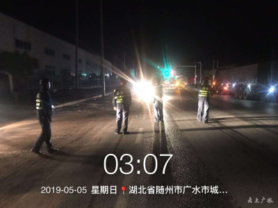 广水路政交警开展流动稽查 让超限车辆无处遁形