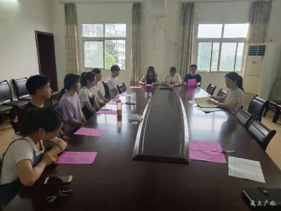 骆店镇召开大学生实习实训工作座谈会