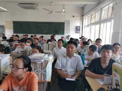 市一中推门听课效果好