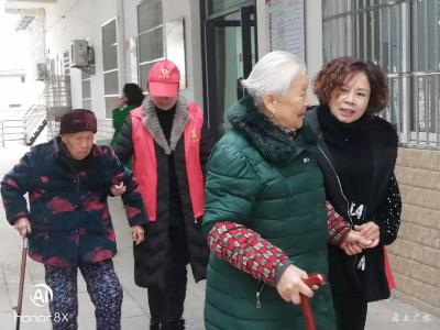  爱满荆楚   情系老人