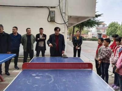 郝店镇高楼中心小学加强乒乓球训练