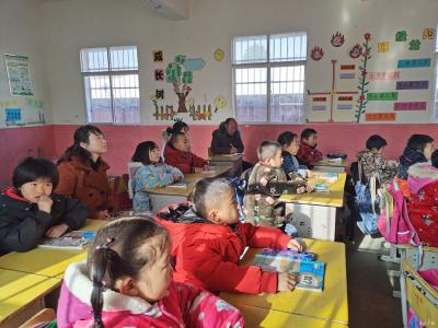 骆店镇草店小学迎接教学视导